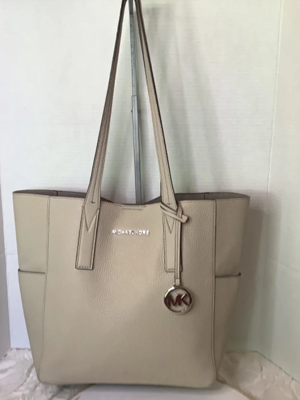 EUC Beige Michael‎ Kors tote shoulder leather bag